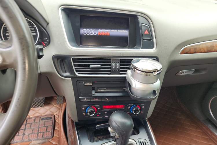 Used Audi Q5 2012 2.0TFSI Technology Model Audio And AC Panel