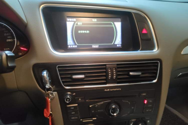 Used Audi Q5 2012 2.0TFSI Technology Model Audio And AC Panel