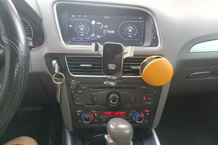 Used Audi Q5 2012 2.0TFSI Technology Model Audio And AC Panel