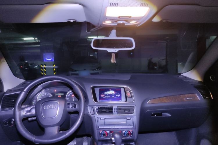 Used Audi Q5 2012 2.0TFSI hybrid Center Console