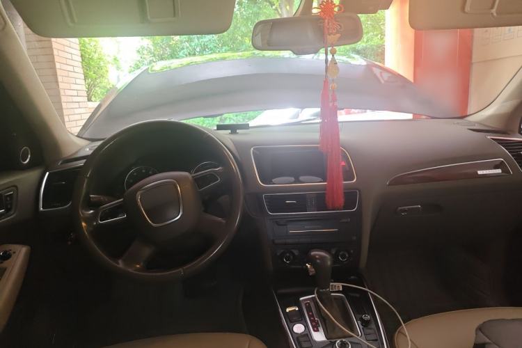 Used Audi Q5 2012 2.0TFSI Comfort Version Center Console
