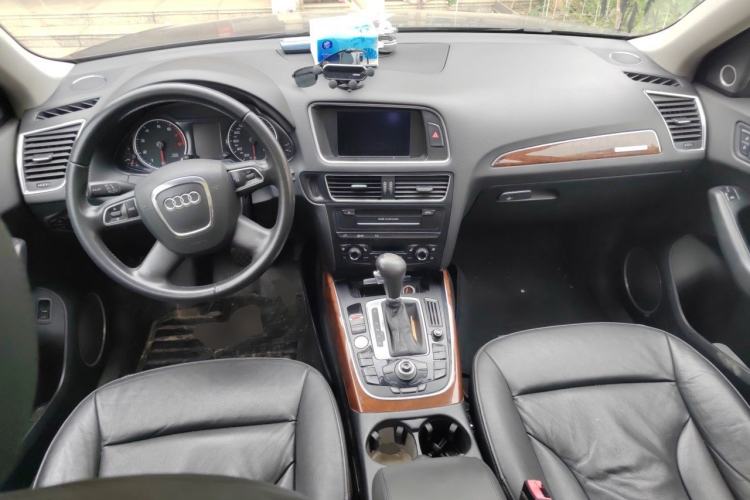 Used Audi Q5 2012 2.0TFSI Comfort Version Center Console