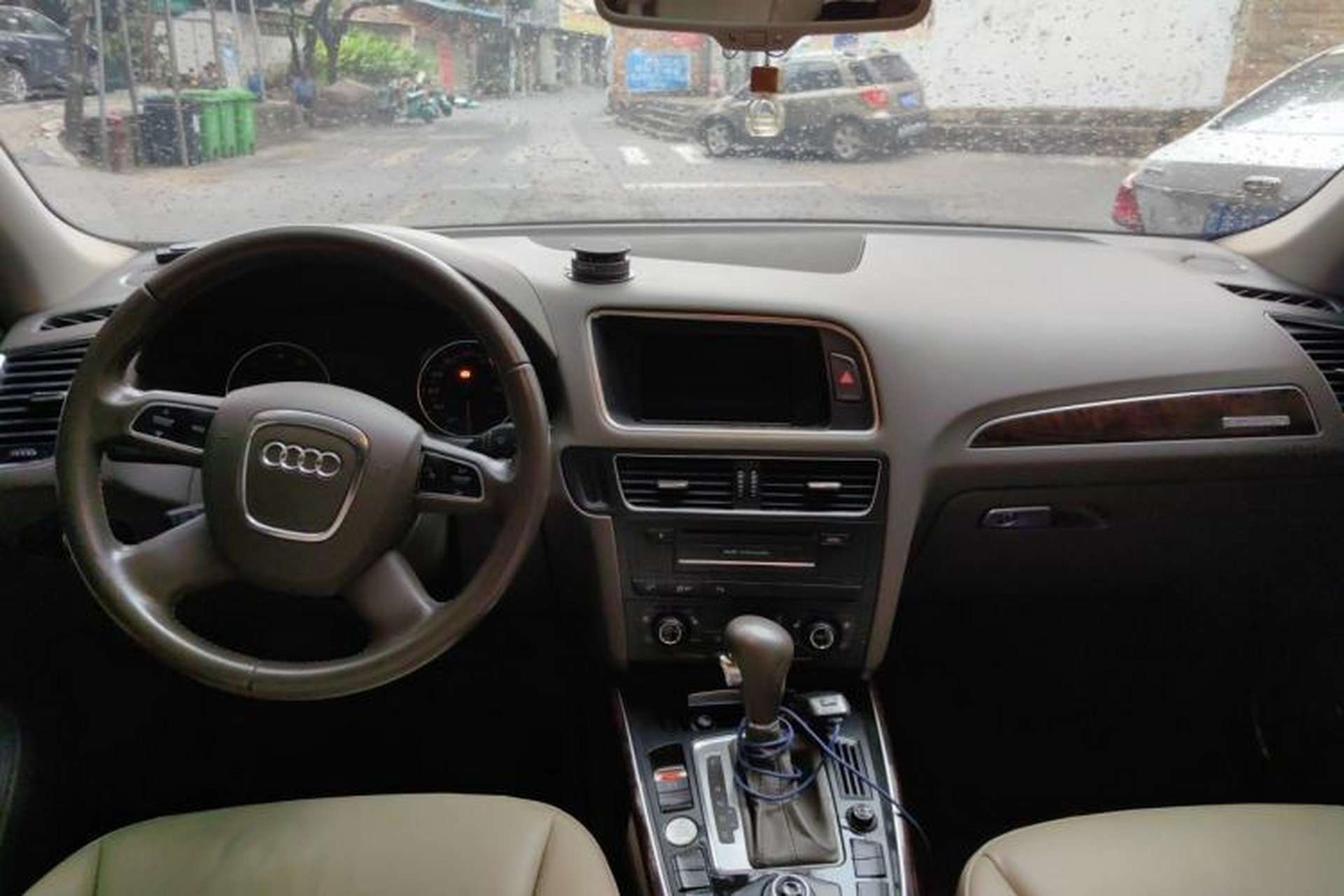 Used Audi Q5 2012 2.0TFSI Comfort Version Center Console