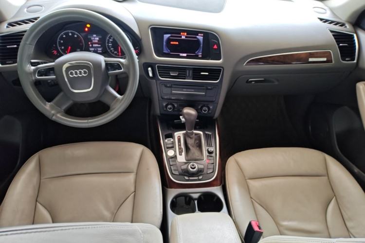 Used Audi Q5 2012 2.0TFSI Comfort Version Center Console
