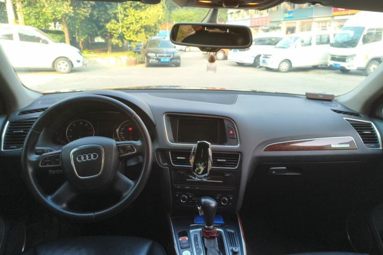 Used Audi Q5 2012 2.0TFSI Comfort Version Center Console