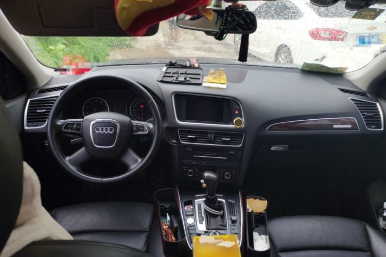 Used Audi Q5 2012 2.0TFSI Comfort Version Center Console