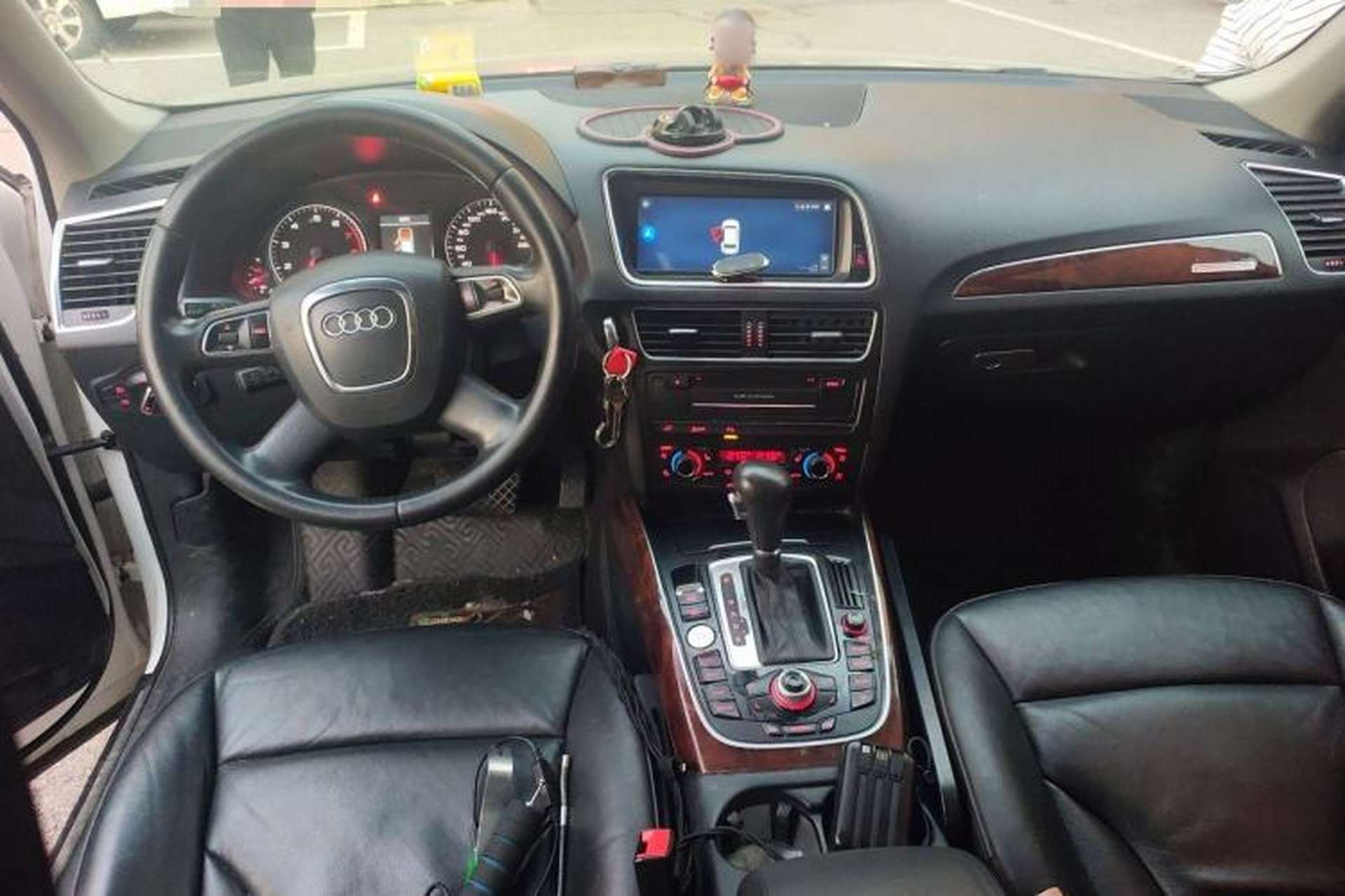 Used Audi Q5 2012 2.0TFSI Comfort Version Center Console