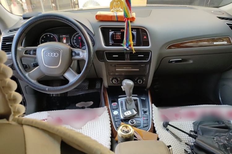 Used Audi Q5 2012 2.0TFSI Comfort Version Center Console