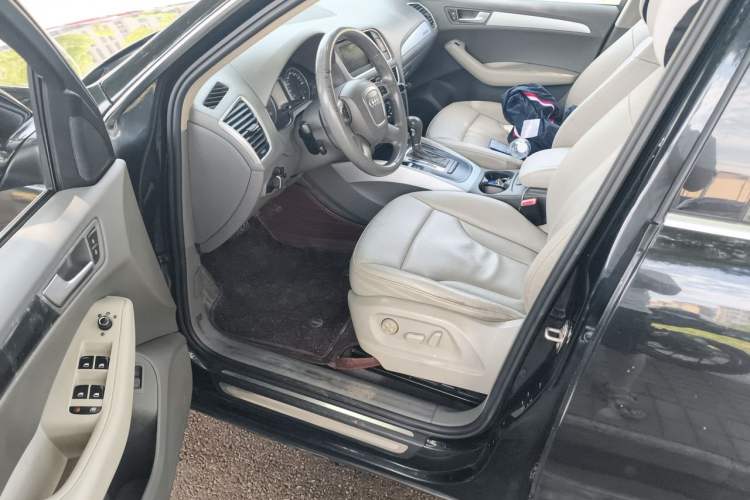 Used Audi Q5 2012 2.0TFSI Comfort Version Driver Seat