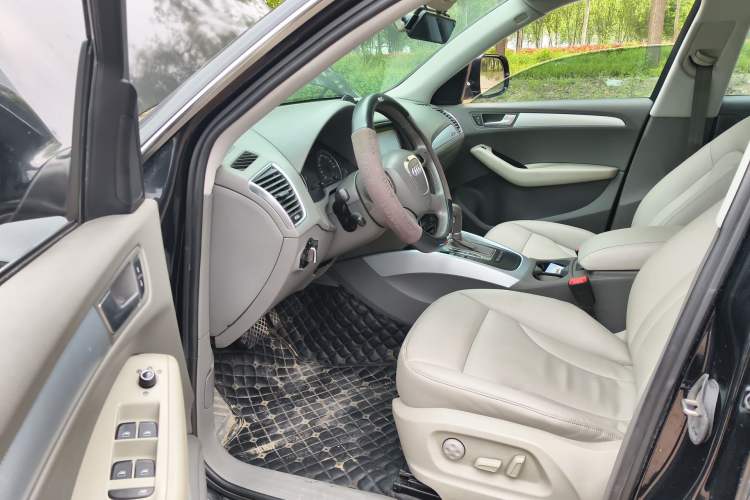 Used Audi Q5 2012 2.0TFSI Technology Model Driver Seat