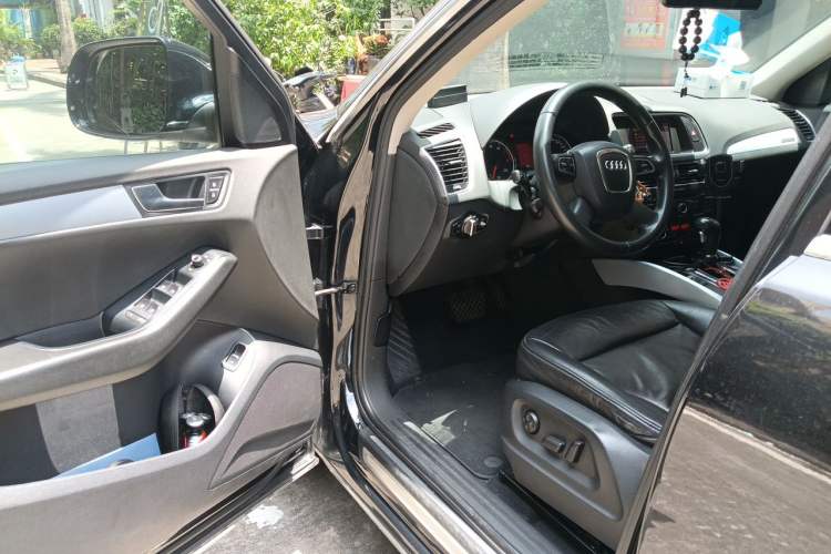 Used Audi Q5 2012 2.0TFSI Technology Model Driver Seat