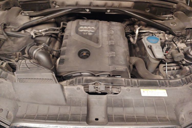Used Audi Q5 2012 2.0TFSI Technology Model Engine Bay