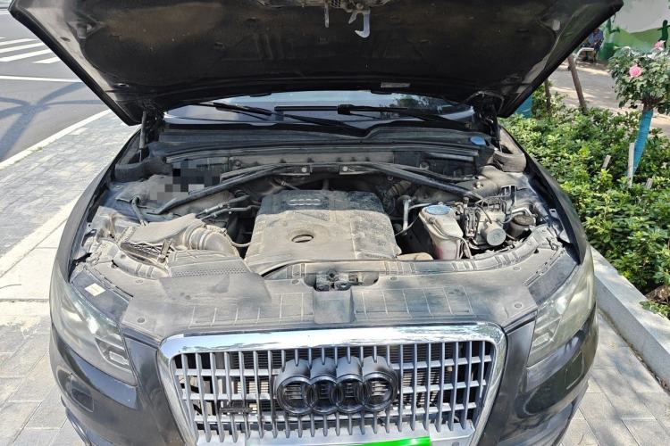 Used Audi Q5 2012 2.0TFSI Trendy Edition Engine Bay