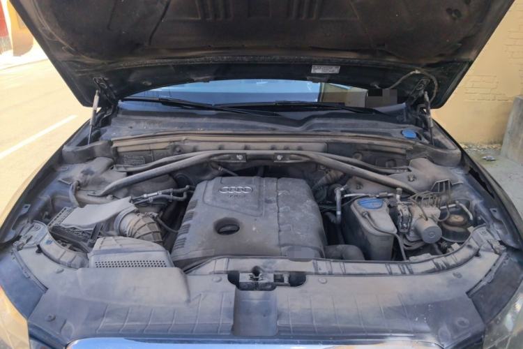 Used Audi Q5 2012 2.0TFSI Technology Model Engine Bay