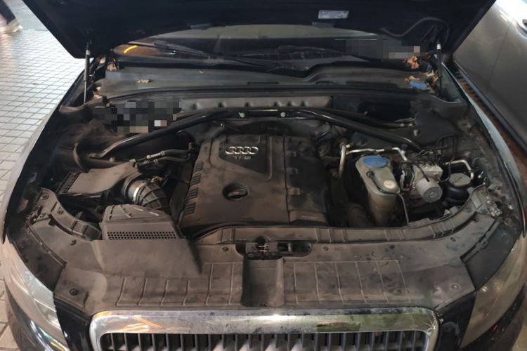 Used Audi Q5 2012 2.0TFSI Comfort Version Engine Bay
