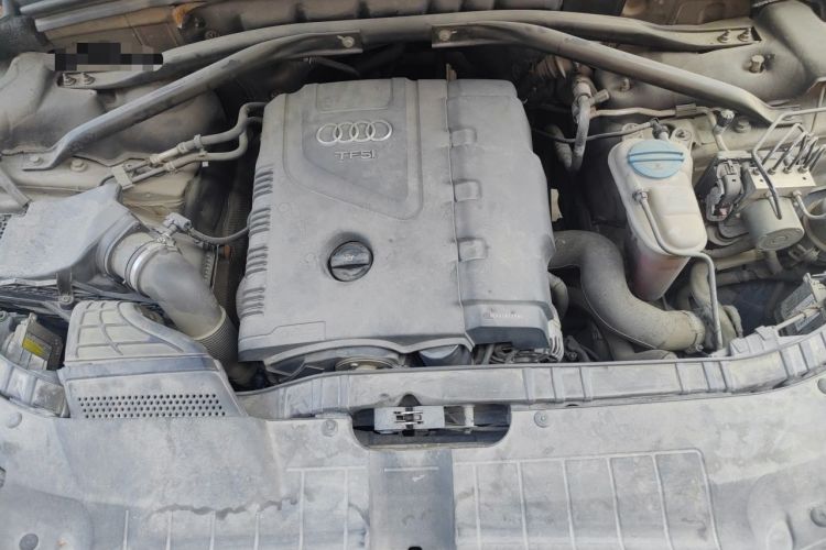 Used Audi Q5 2012 2.0TFSI Comfort Version Engine Bay