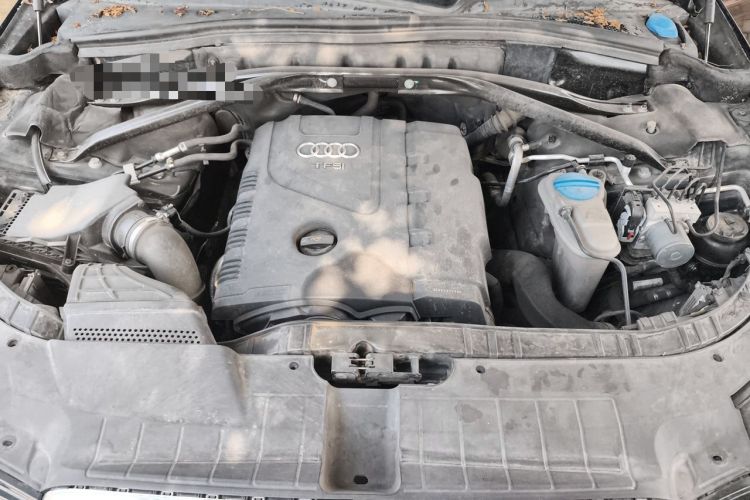 Used Audi Q5 2012 2.0TFSI Comfort Version Engine Bay