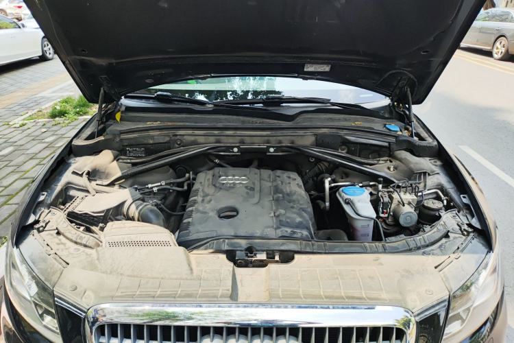 Used Audi Q5 2012 2.0TFSI Technology Model Engine Bay