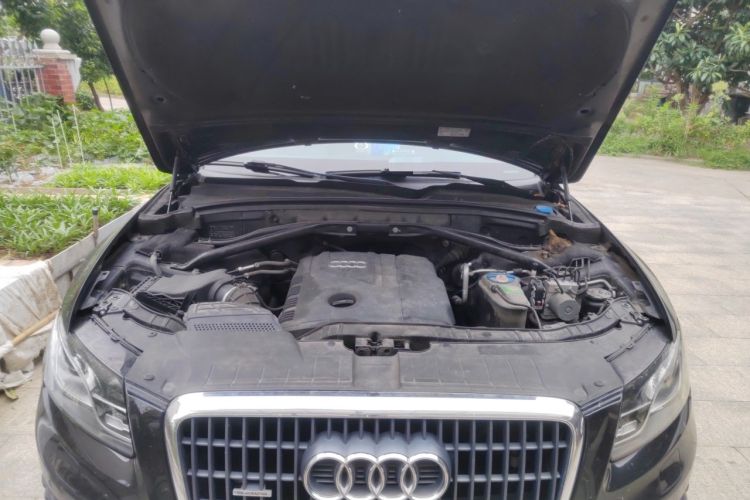 Used Audi Q5 2012 2.0TFSI Comfort Version Engine Bay