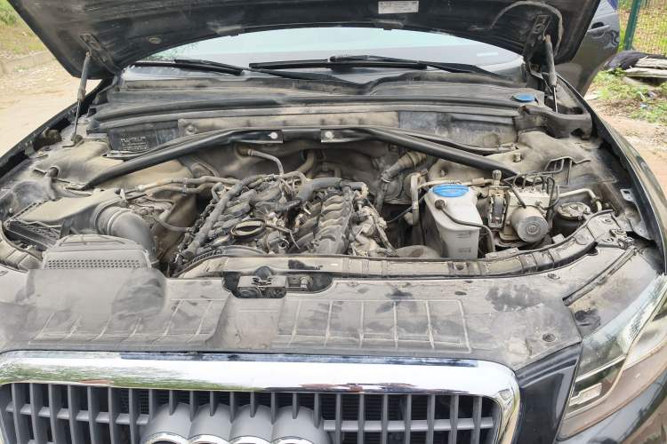 Used Audi Q5 2012 2.0TFSI Technology Model Engine Bay