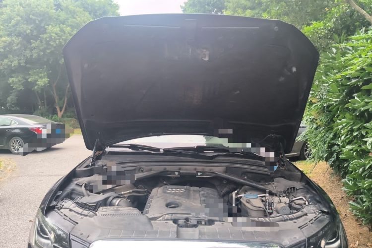 Used Audi Q5 2012 2.0TFSI Comfort Version Engine Bay