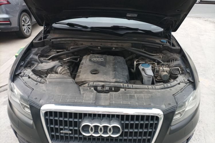 Used Audi Q5 2012 2.0TFSI Comfort Version Engine Bay