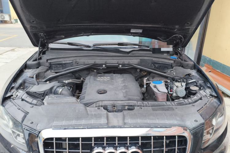 Used Audi Q5 2012 2.0TFSI Technology Model Engine Bay