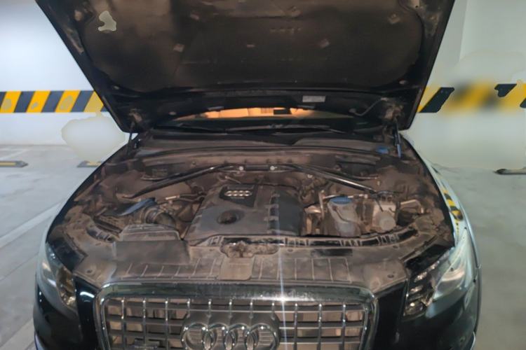Used Audi Q5 2012 2.0TFSI Luxury Edition Engine Bay