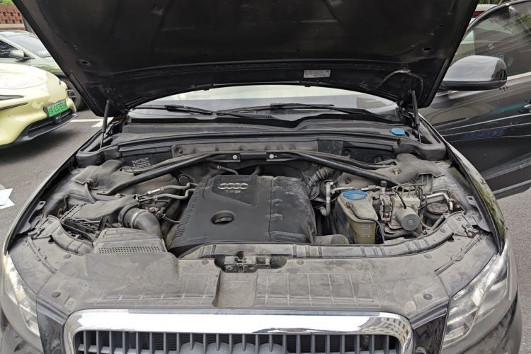 Used Audi Q5 2012 2.0TFSI Trendy Edition Engine Bay