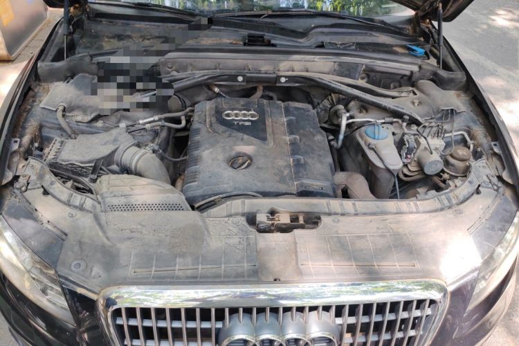 Used Audi Q5 2012 2.0TFSI Comfort Version Engine Bay