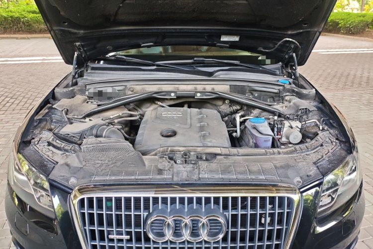 Used Audi Q5 2012 2.0TFSI Technology Model Engine Bay