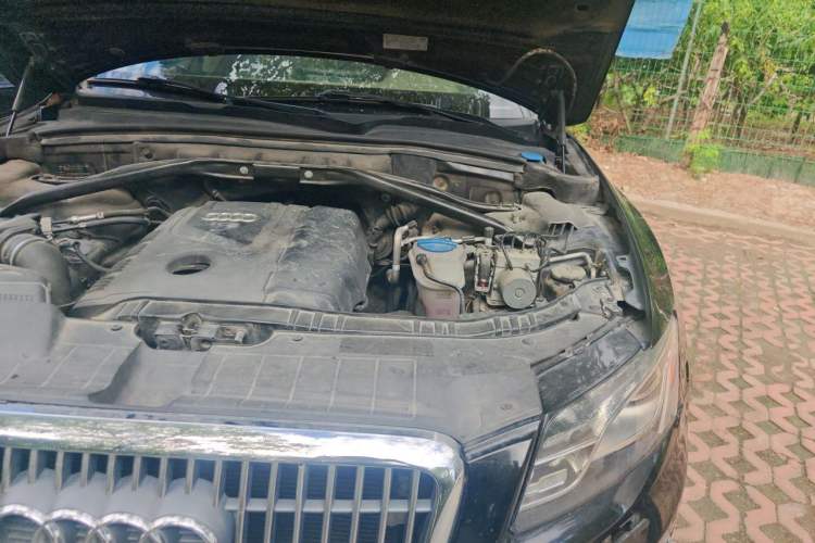 Used Audi Q5 2012 2.0TFSI Comfort Version Engine Bay Left