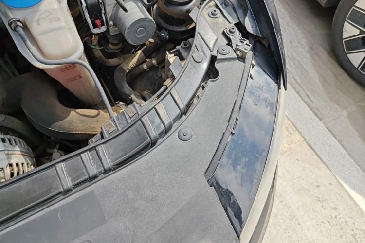 Used Audi Q5 2012 2.0TFSI Comfort Version Engine Bay Left