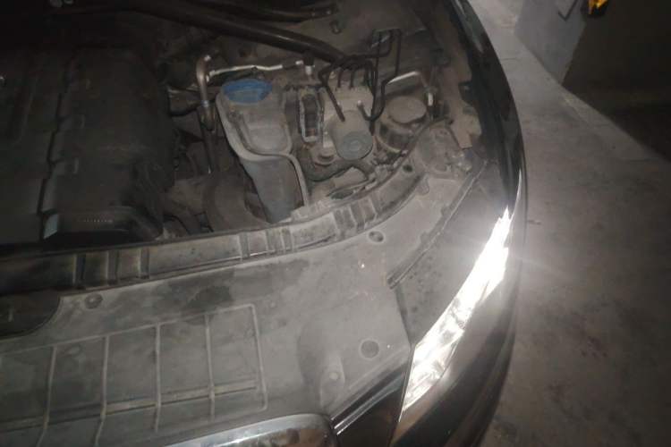 Used Audi Q5 2012 2.0TFSI Luxury Edition Engine Bay Left