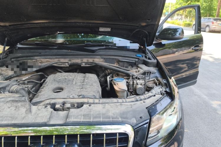 Used Audi Q5 2012 2.0TFSI Comfort Version Engine Bay Left