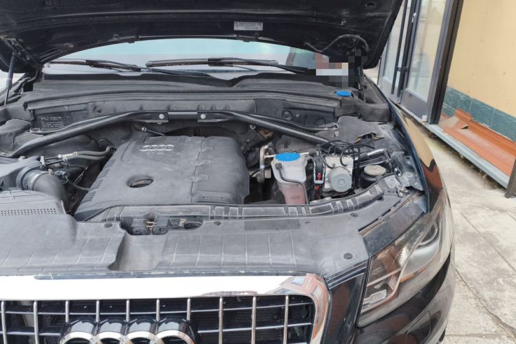 Used Audi Q5 2012 2.0TFSI Technology Model Engine Bay Left