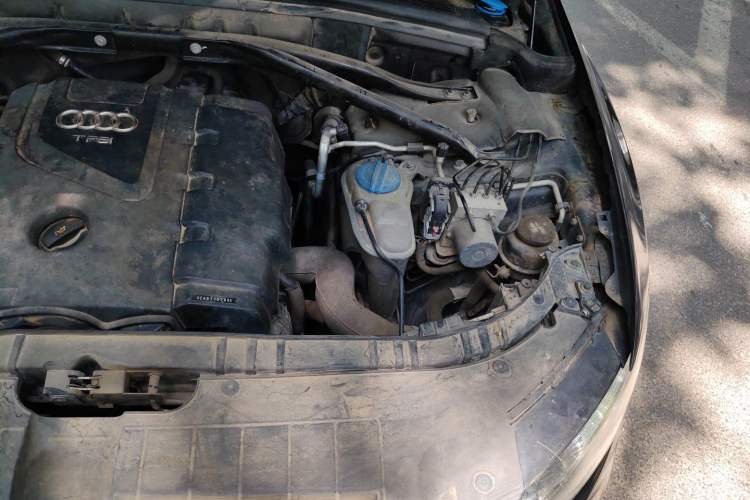 Used Audi Q5 2012 2.0TFSI Comfort Version Engine Bay Left