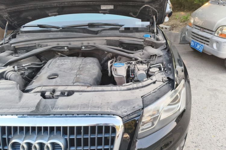 Used Audi Q5 2012 2.0TFSI Comfort Version Engine Bay Left