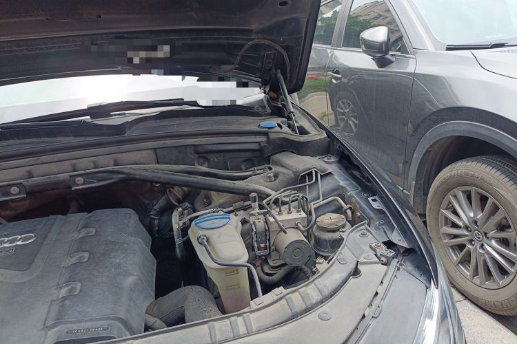 Used Audi Q5 2012 2.0TFSI Comfort Version Engine Bay Left