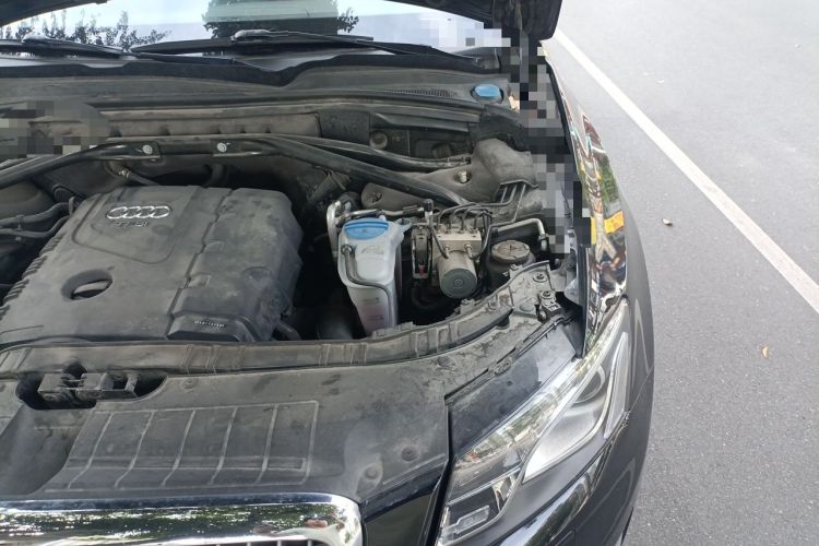 Used Audi Q5 2012 2.0TFSI Technology Model Engine Bay Left