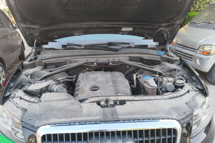 Used Audi Q5 2012 2.0TFSI Comfort Version Engine Bay