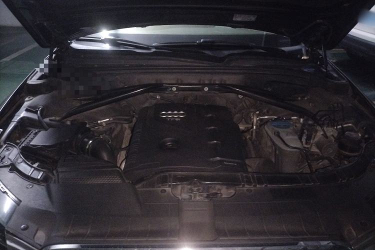 Used Audi Q5 2012 2.0TFSI Trendy Edition Engine Bay