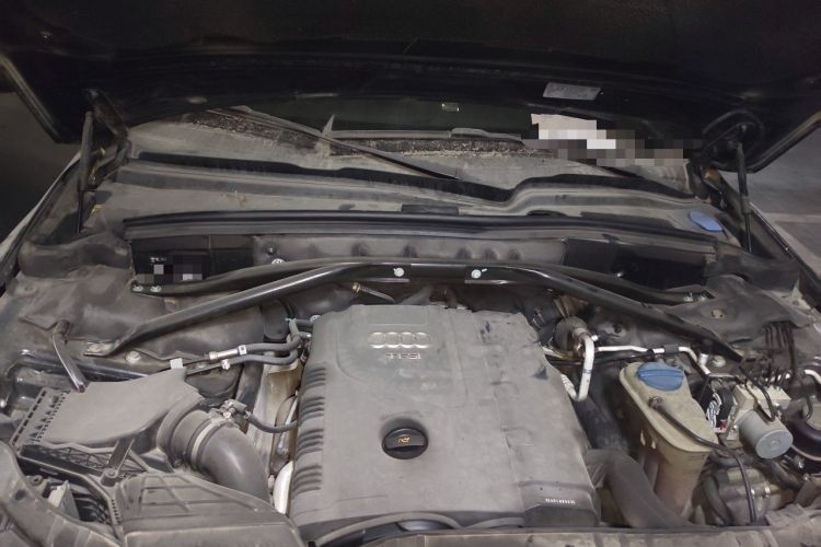 Used Audi Q5 2012 2.0TFSI Technology Model Engine Bay
