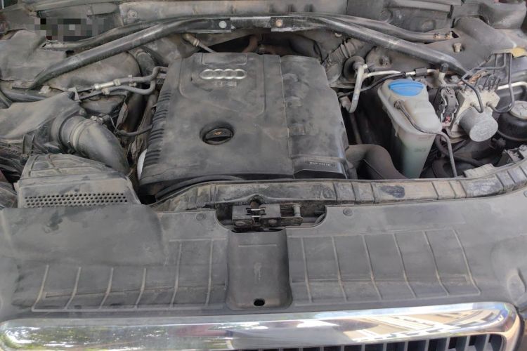 Used Audi Q5 2012 2.0TFSI Technology Model Engine Bay