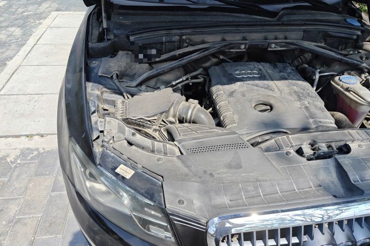 Used Audi Q5 2012 2.0TFSI Trendy Edition Engine Bay Right