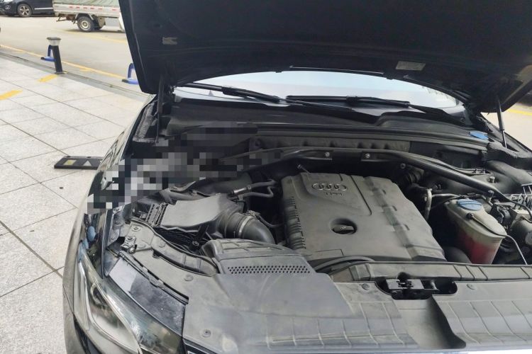 Used Audi Q5 2012 2.0TFSI Technology Model Engine Bay Right