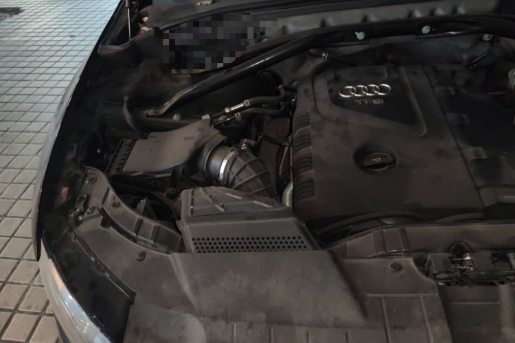 Used Audi Q5 2012 2.0TFSI Comfort Version Engine Bay Right