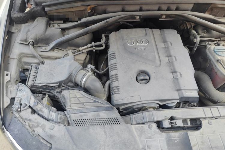 Used Audi Q5 2012 2.0TFSI Comfort Version Engine Bay Right