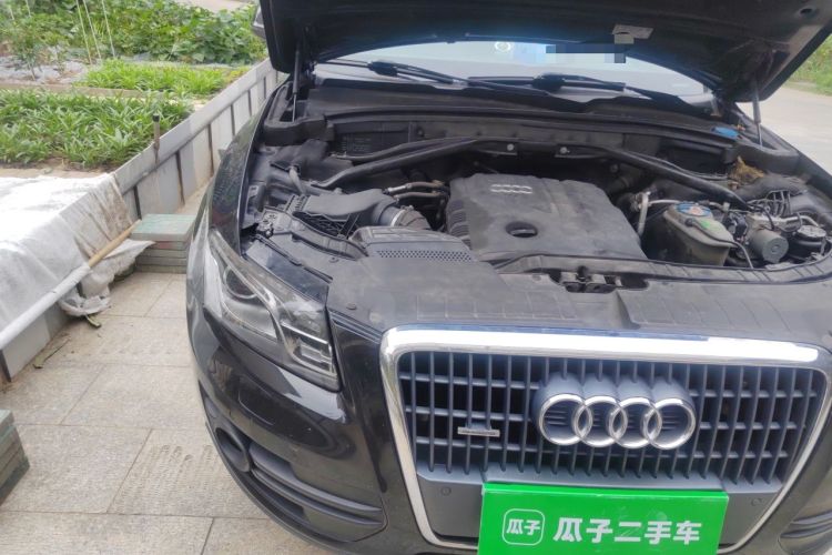 Used Audi Q5 2012 2.0TFSI Comfort Version Engine Bay Right