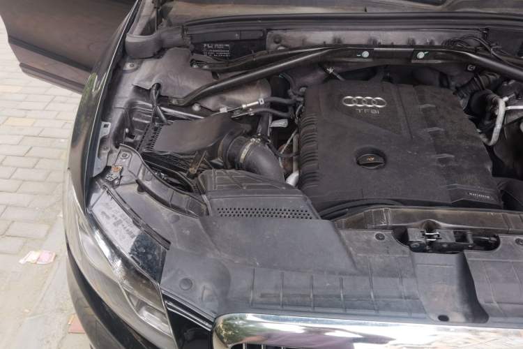 Used Audi Q5 2012 2.0TFSI Trendy Edition Engine Bay Right